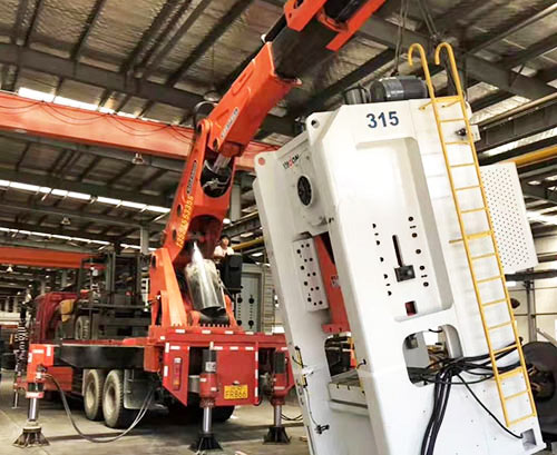 阳山附近随车吊出租，轻松解决运输难题