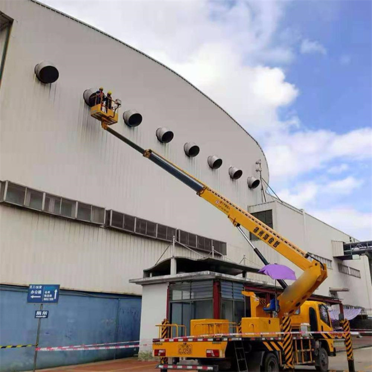 阳山高空作业车出租服务：专业广告牌安装解决方案