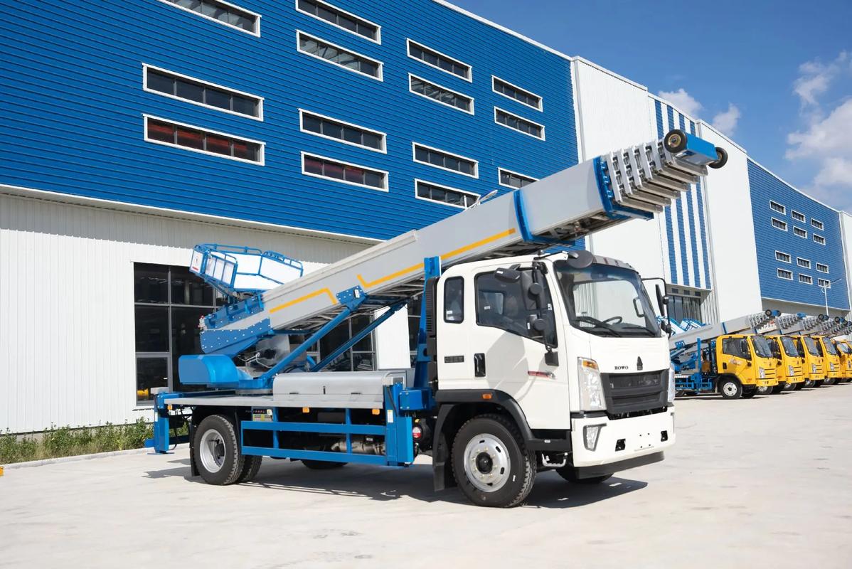 阳山出租云梯车高空作业车 建筑垃圾搬运