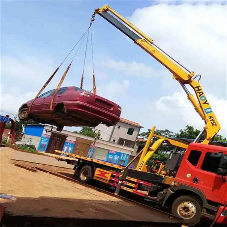 阳山吊车吊汽车的正确方法